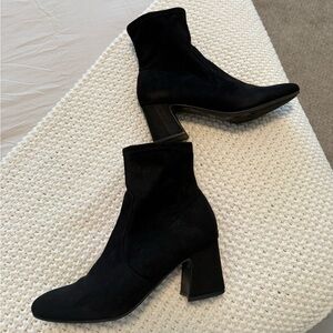 Unisa Black booties size 8